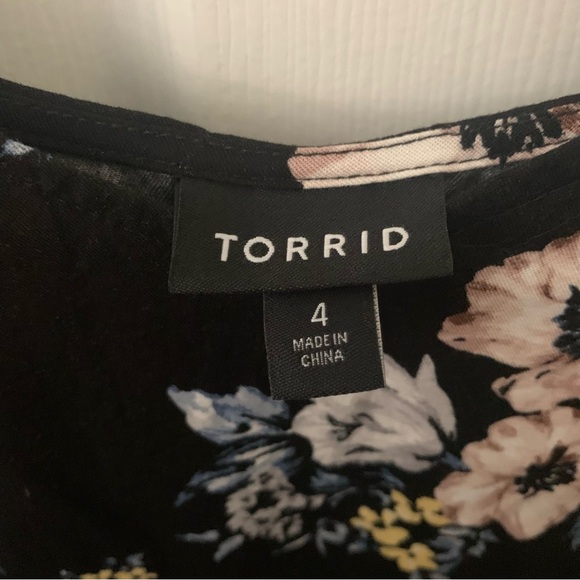 Torrid (Size 4) Black Floral Print Tank Top - Picture 3 of 4